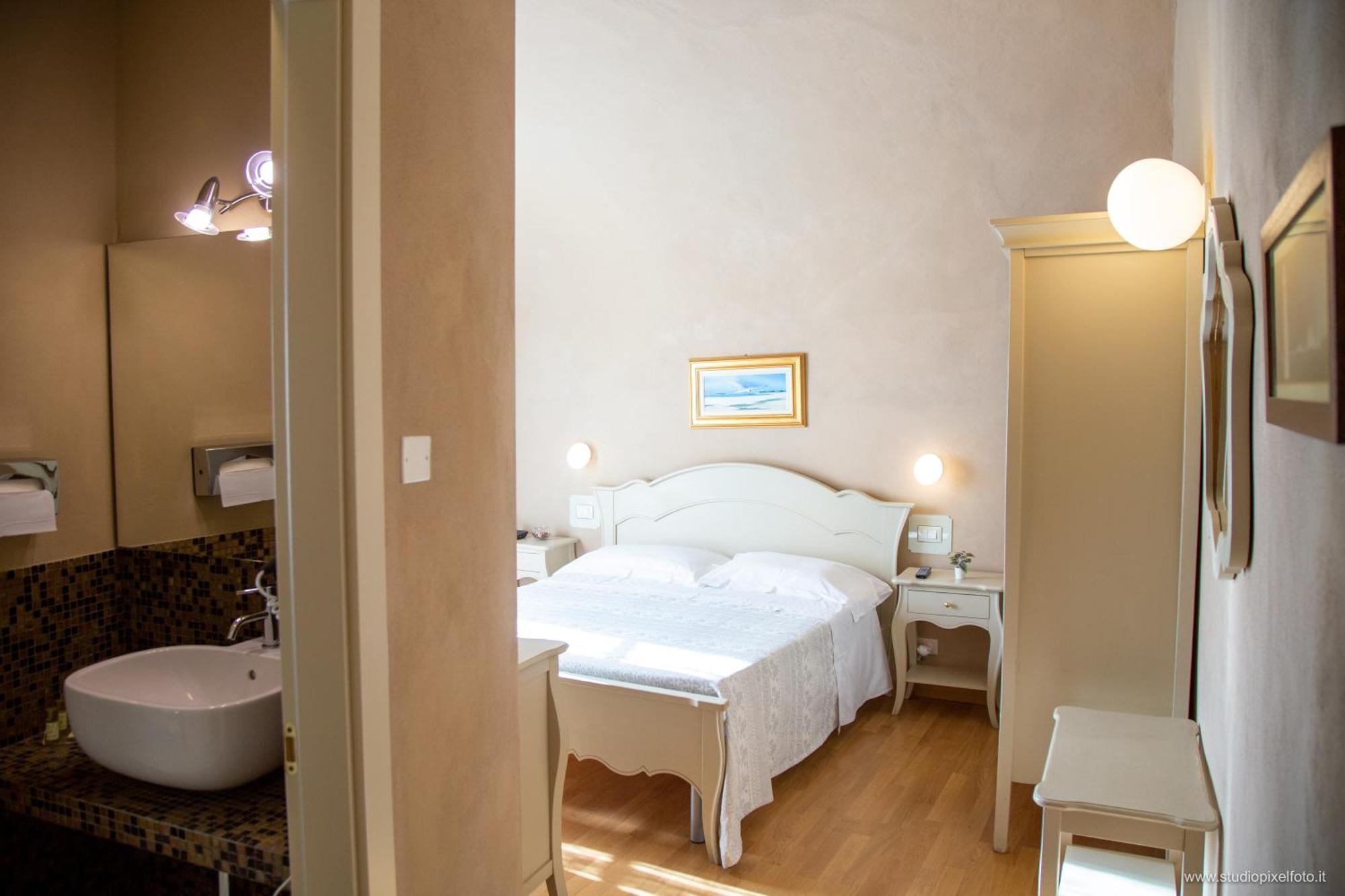 Residenza D'epoca Relais I Miracoli Gjestgiverier Pisa